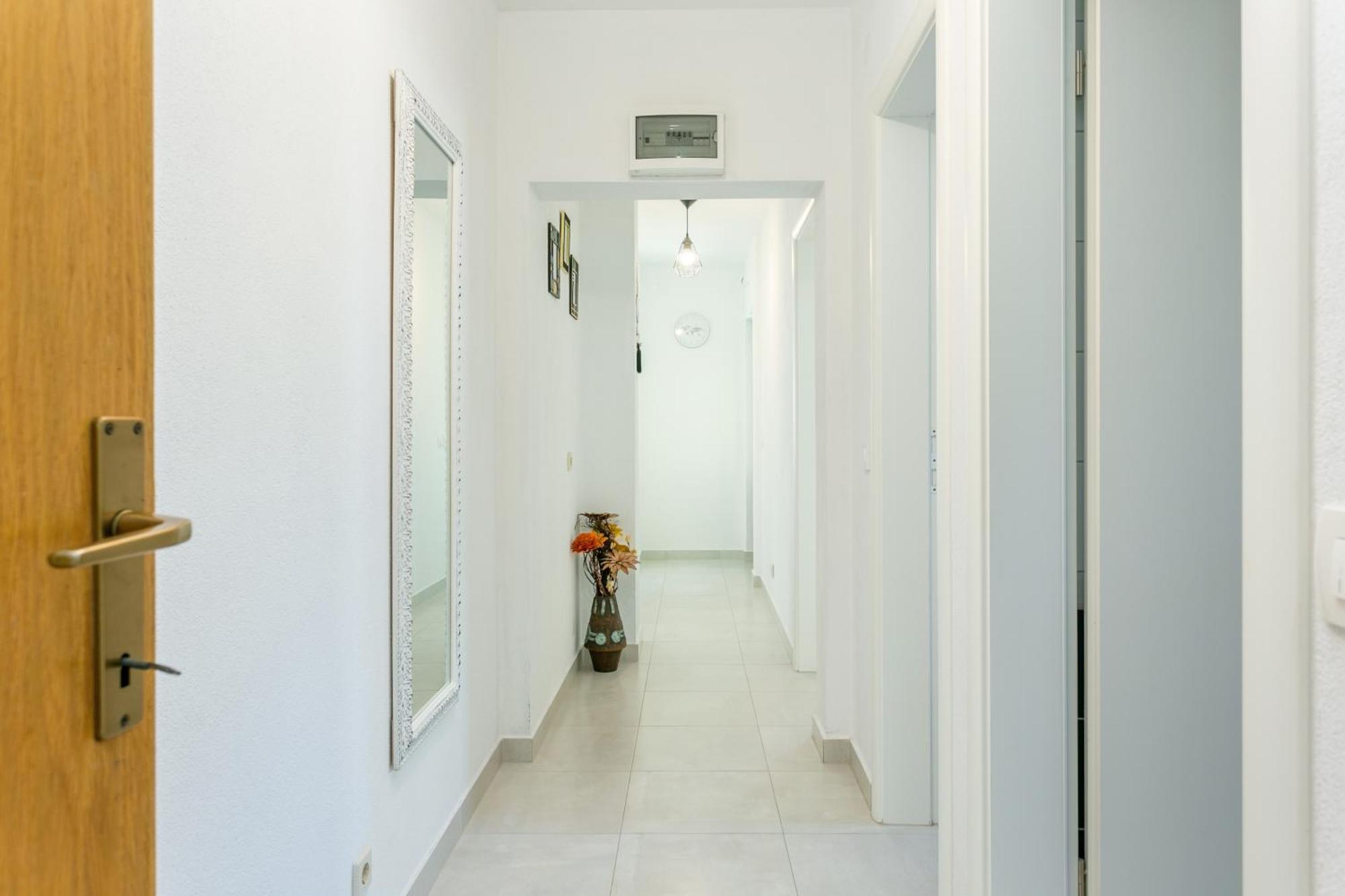 Apartments With A Parking Space Podstrana, Split - 17586 Exterior photo
